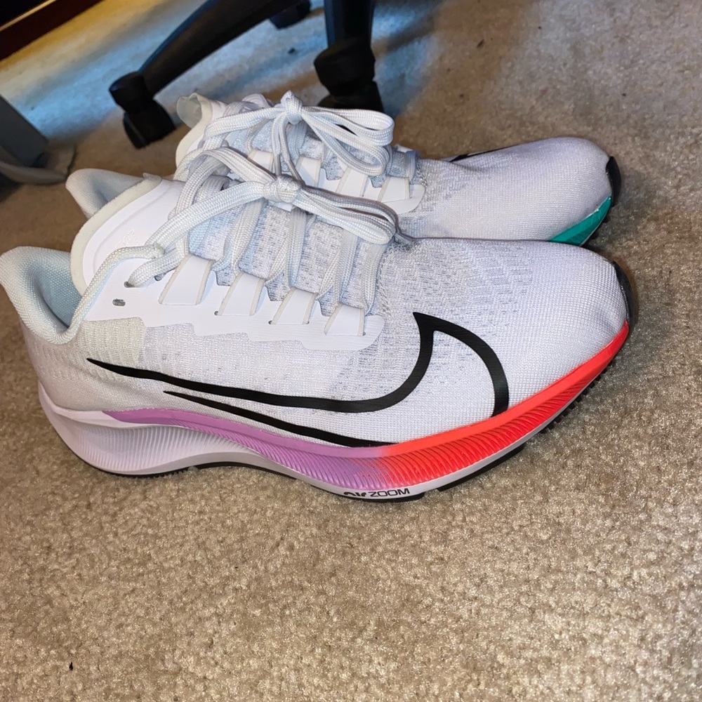 Brand new Nike pegasus running shoe